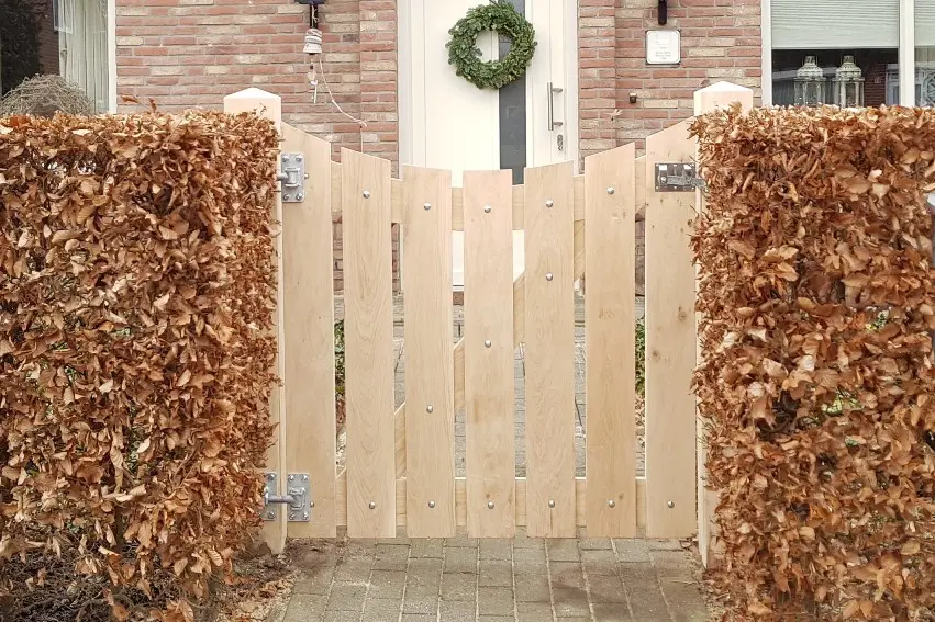 Voorbeeld 21: Eikenhouten loophekje met boogvorm