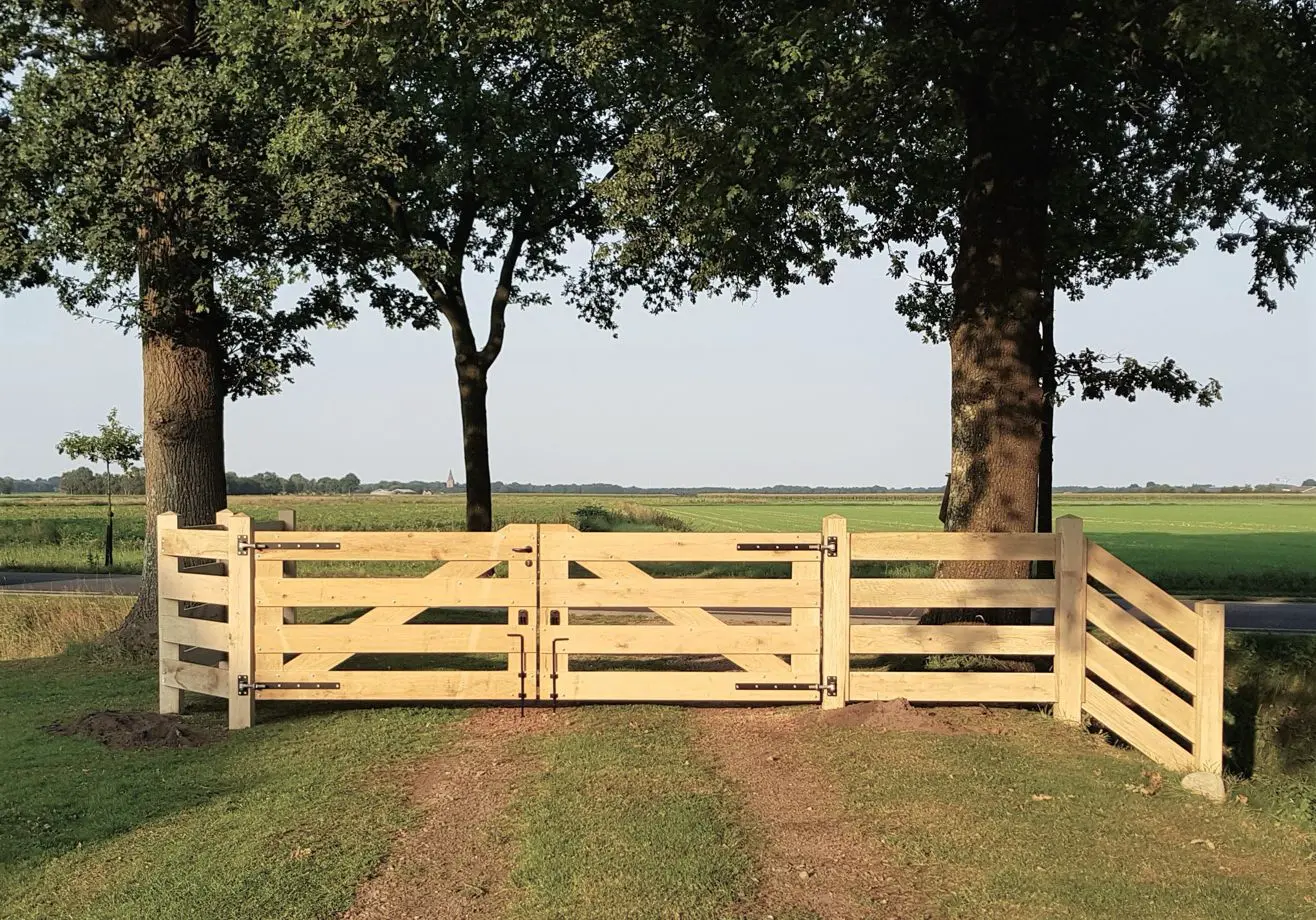 Voorbeeld 7: Toegangshek eikenhout